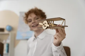 הרכבות תלת מימד מעץ או קרטון