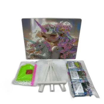 עבודות שיבוץ יהלומים- על קרטון דגם- חד קרן