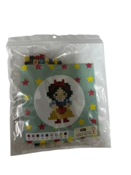 ערכה להכנת דמות מלוגו למחזיק מפתחות- ילדה